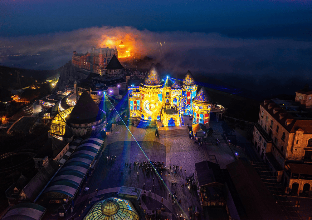 Lunar Castle in Ba Na Hills presents a dreamy, fairytale-like landscape when night falls (Source: Sun World Ba Na Hills)